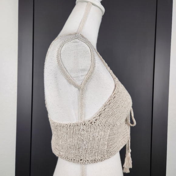 AMERICAN EAGLE OUTFITTERS CROCHET BRALETTE HALTER TOP SIZE SMALL - Picture 4 of 5